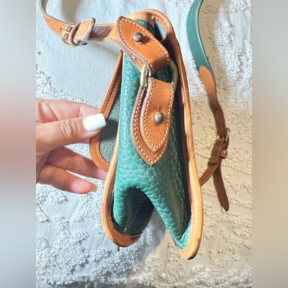 Dooney & Bourke Green and Tan Crossbody Bag - Picture 7 of 15